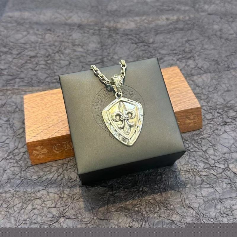 Ch**me He**ts necklaces